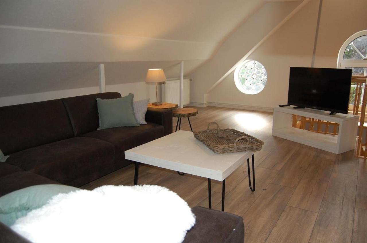 Ferienwohnung Im Gulfhof Krummhörn Екстериор снимка