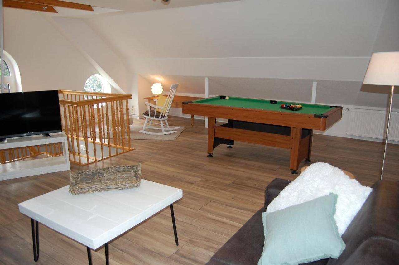 Ferienwohnung Im Gulfhof Krummhörn Екстериор снимка
